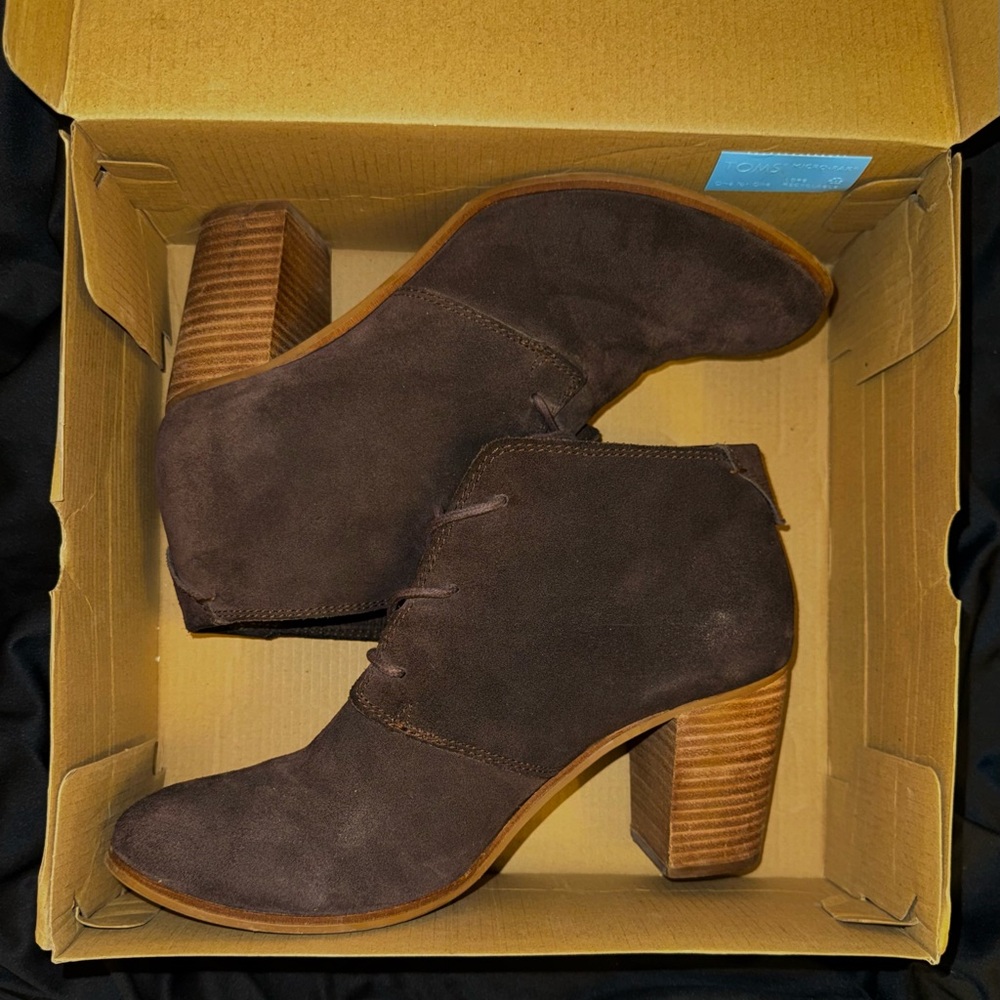 Comfortable Brown Suede Laced Boots With Heel 👢🤎